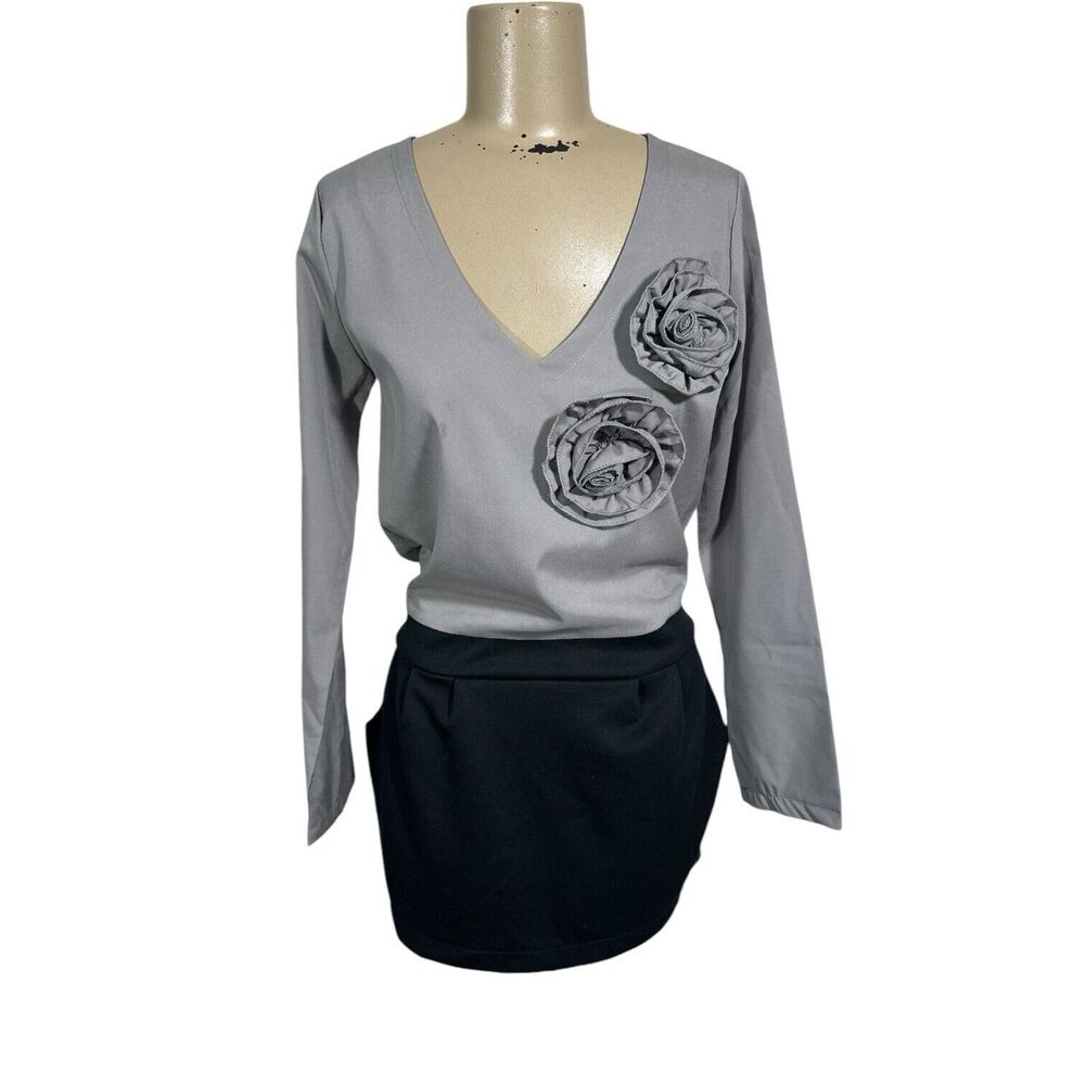 RJ Story Gray Floral Appliqué Gray Sheath Mini Dress V-neck Long Sleeve Pockets